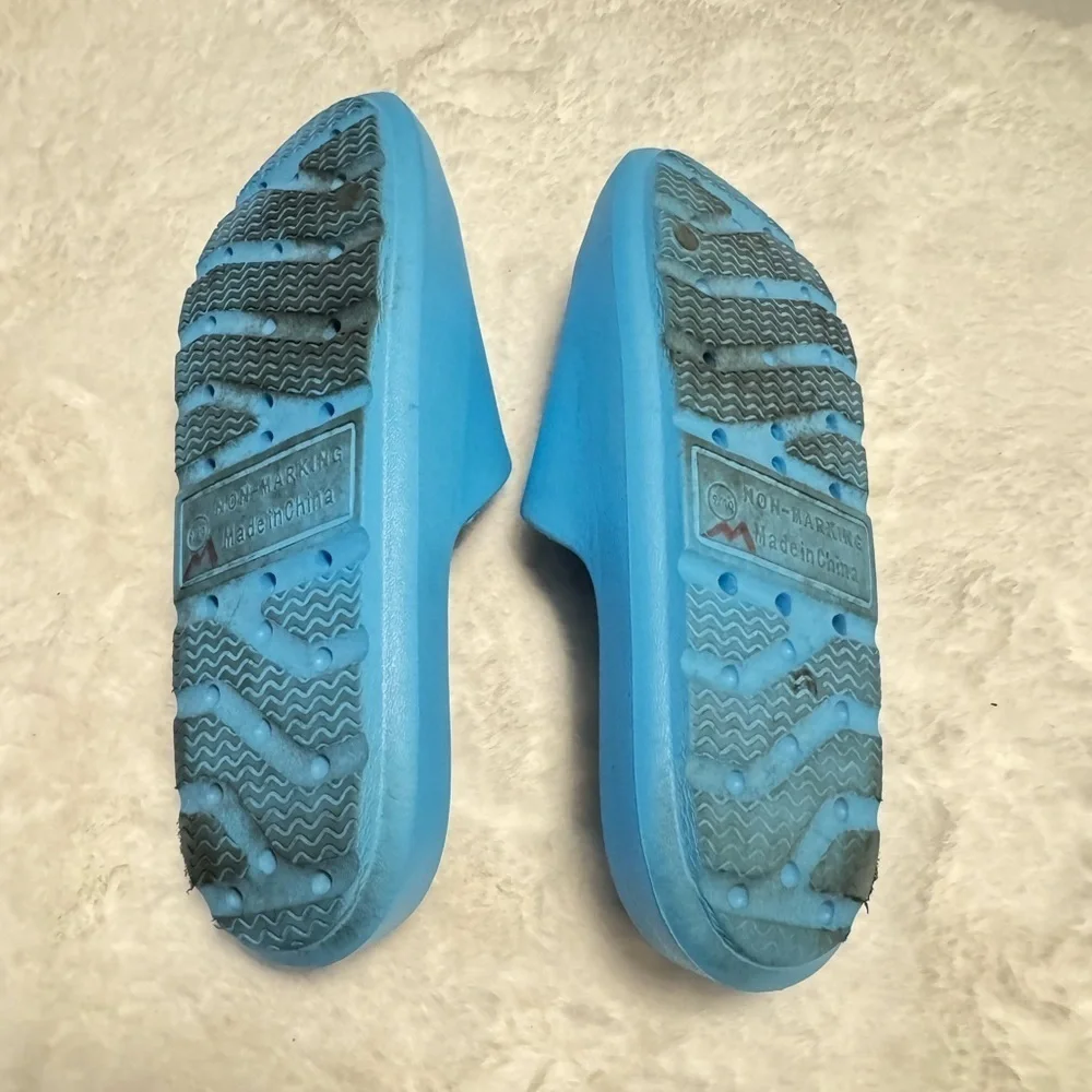 Squishmallow Sandals Slides Pineapple Blue Women’s Size 9/10 EUC Cute Fun Kitsch